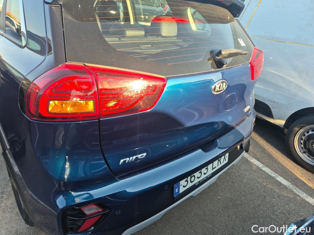  KIA  Niro KIA  / 2019 / 5P / crossover 1.6 GDi HEV 104kW (141CV) Drive #32