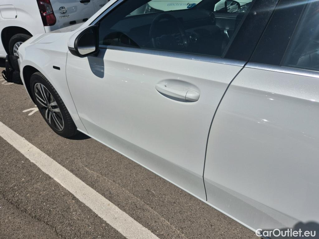  Mercedes  A-Klasse MERCEDES-BENZ Clase A / 2018 / 5P / berlina con portón A 250 e #13