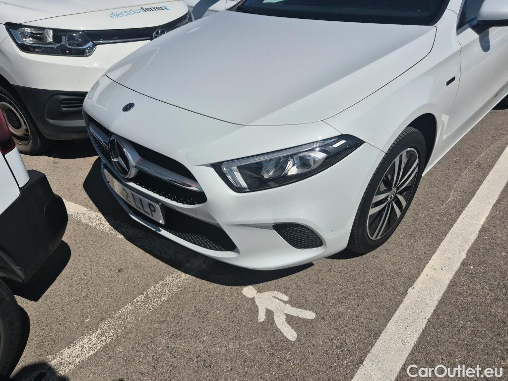  Mercedes  A-Klasse MERCEDES-BENZ Clase A / 2018 / 5P / berlina con portón A 250 e #7