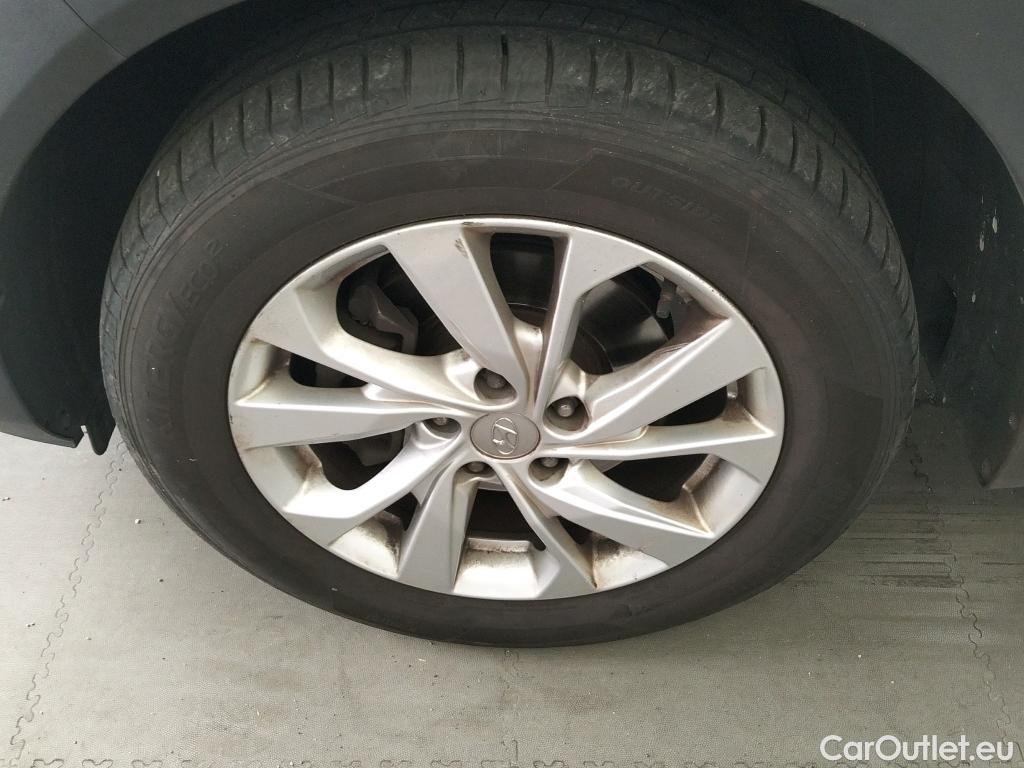  Hyundai  Tucson HYUNDAI  / 2018 / 5P / todoterreno  CRDI 1.6 116CV 48V 4X2 SLE SKY(SL)(SP) #24