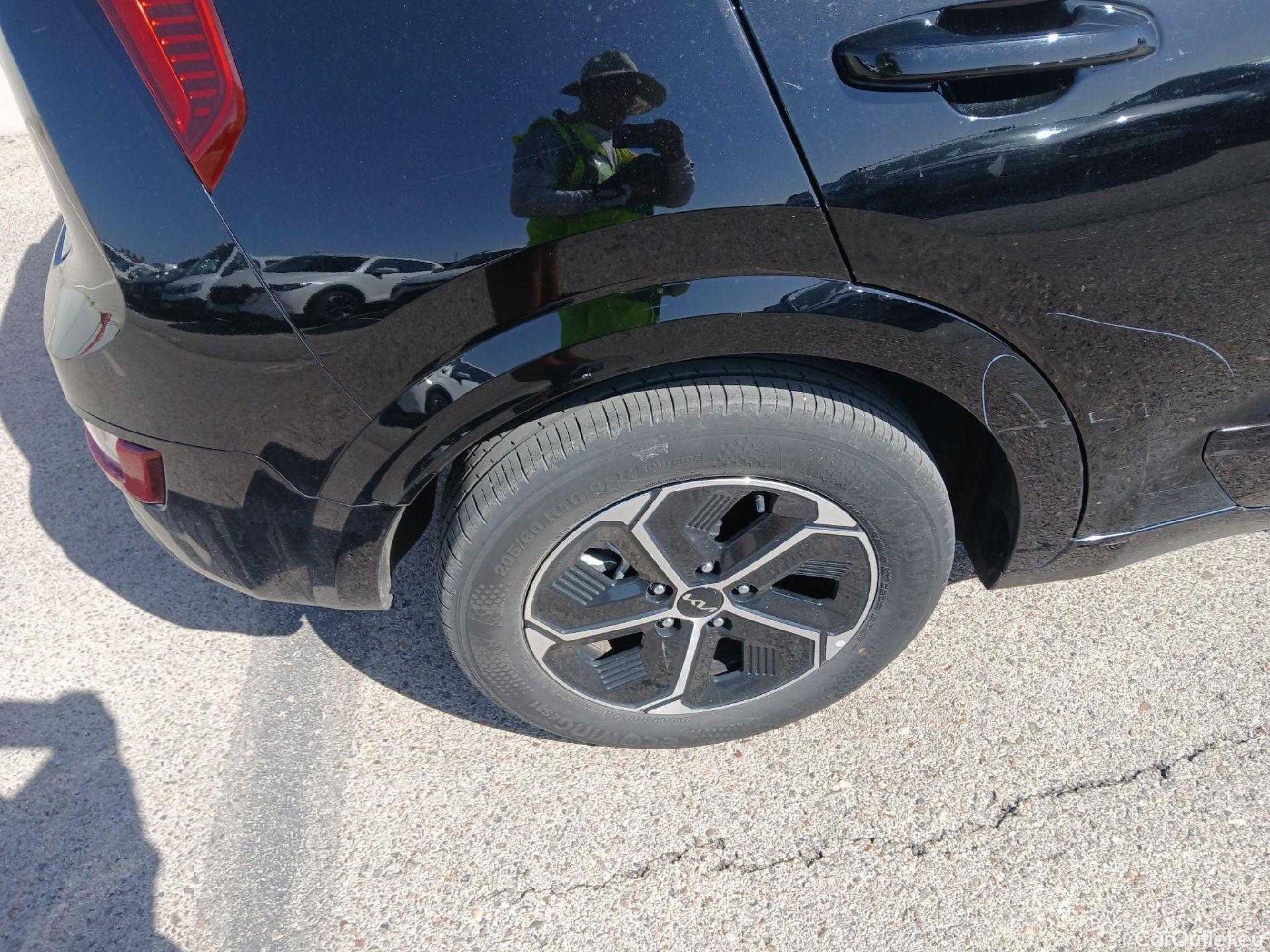  KIA  Niro KIA  / 2022 / 5P / crossover 1.6 GDi HEV 104kW (141CV) Drive #22