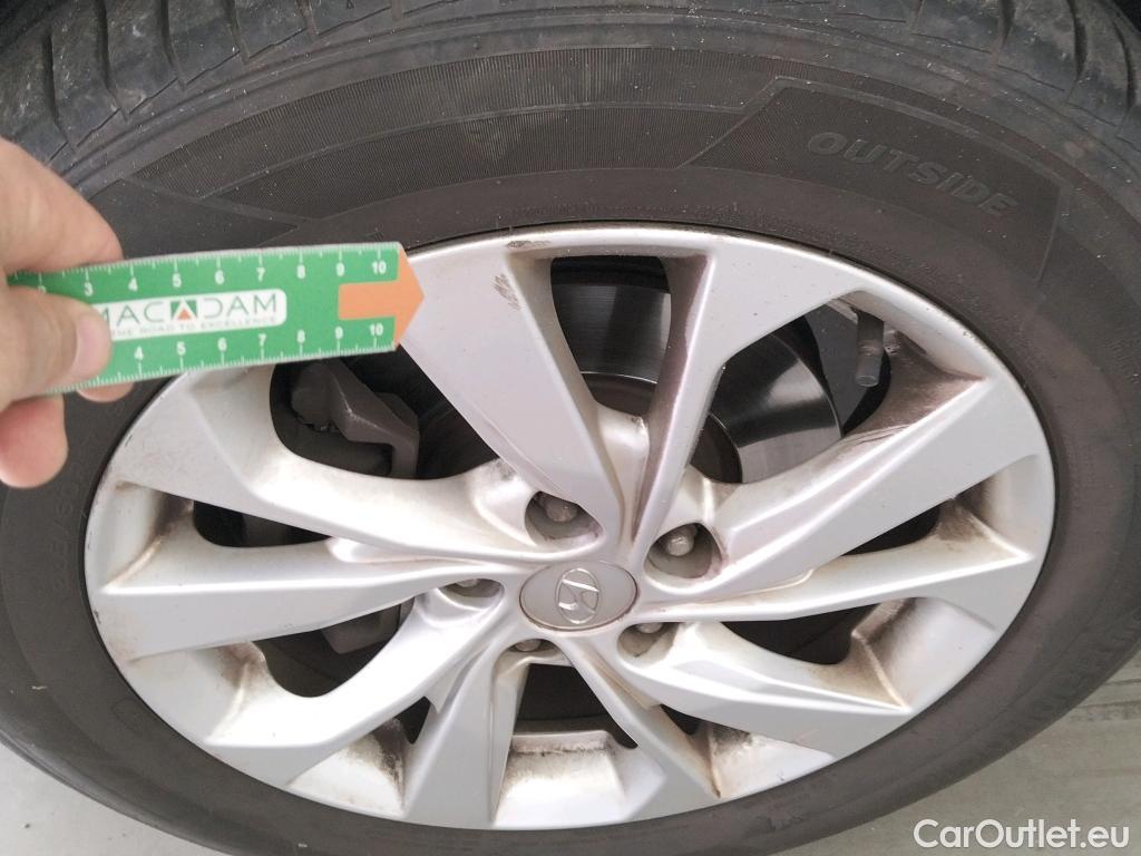  Hyundai  Tucson HYUNDAI  / 2018 / 5P / todoterreno  CRDI 1.6 116CV 48V 4X2 SLE SKY(SL)(SP) #25