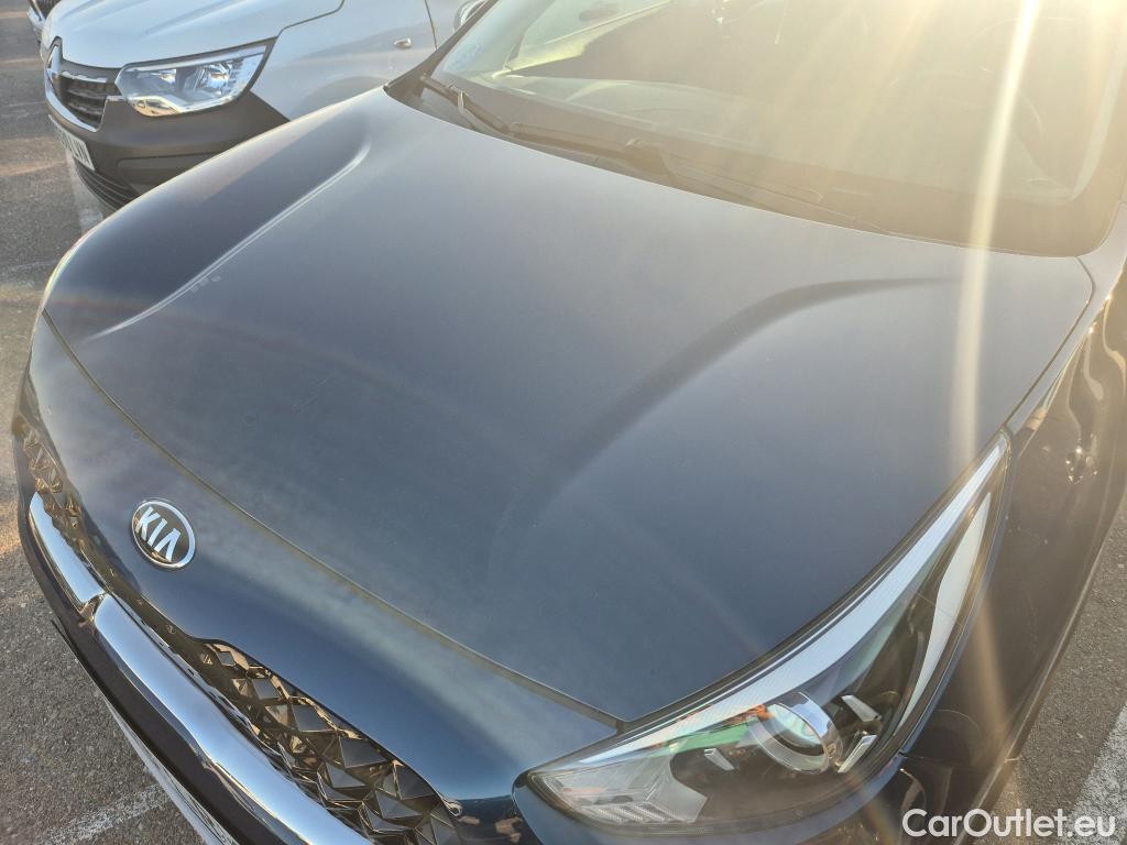 KIA  Niro KIA  / 2019 / 5P / crossover 1.6 GDi HEV 104kW (141CV) Drive #5