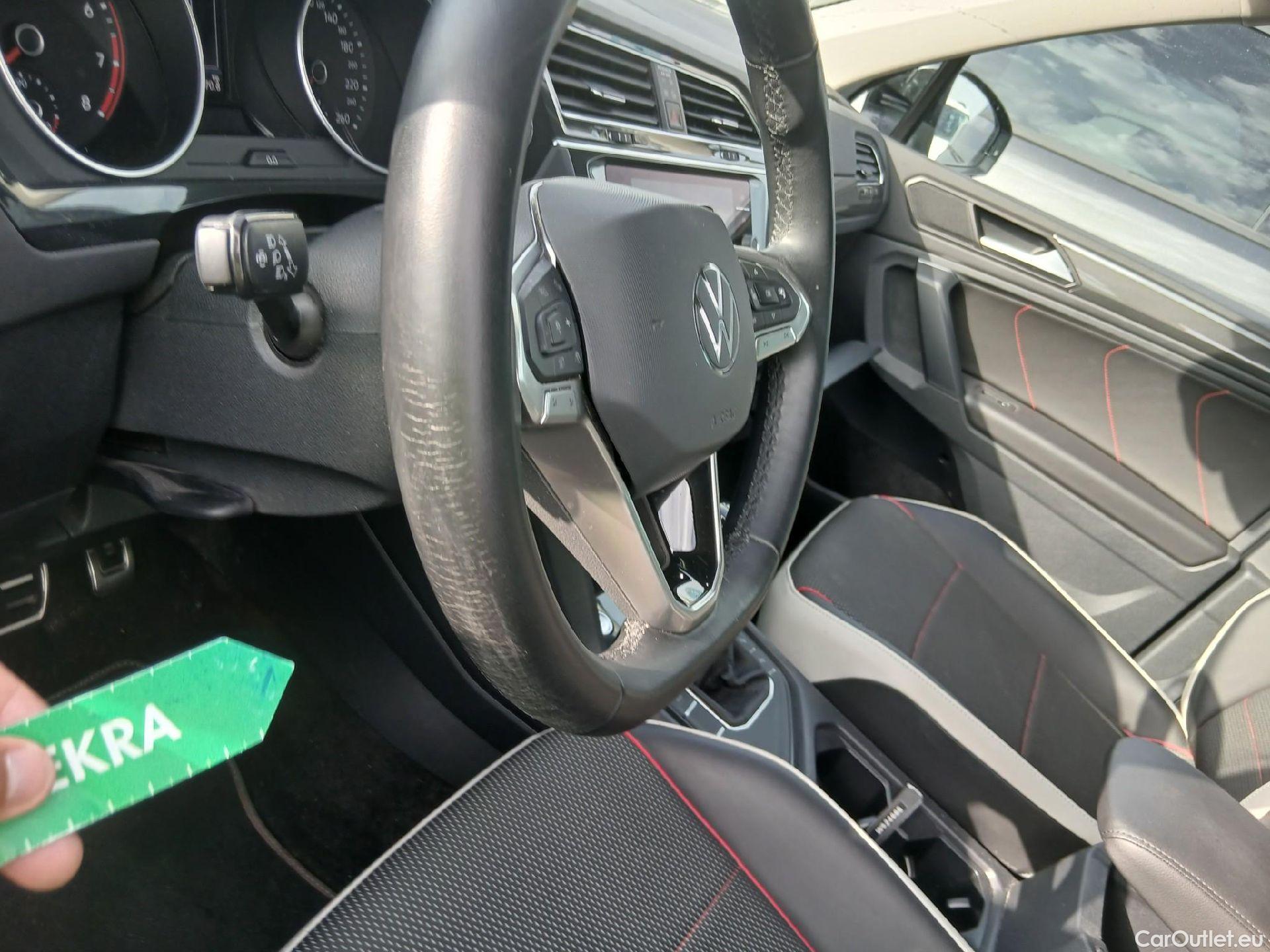  Volkswagen  Tiguan VOLKSWAGEN  / 2020 / 5P / todoterreno Urban Sport 1.5 TSI 110kW (150CV) DSG (CM) #4
