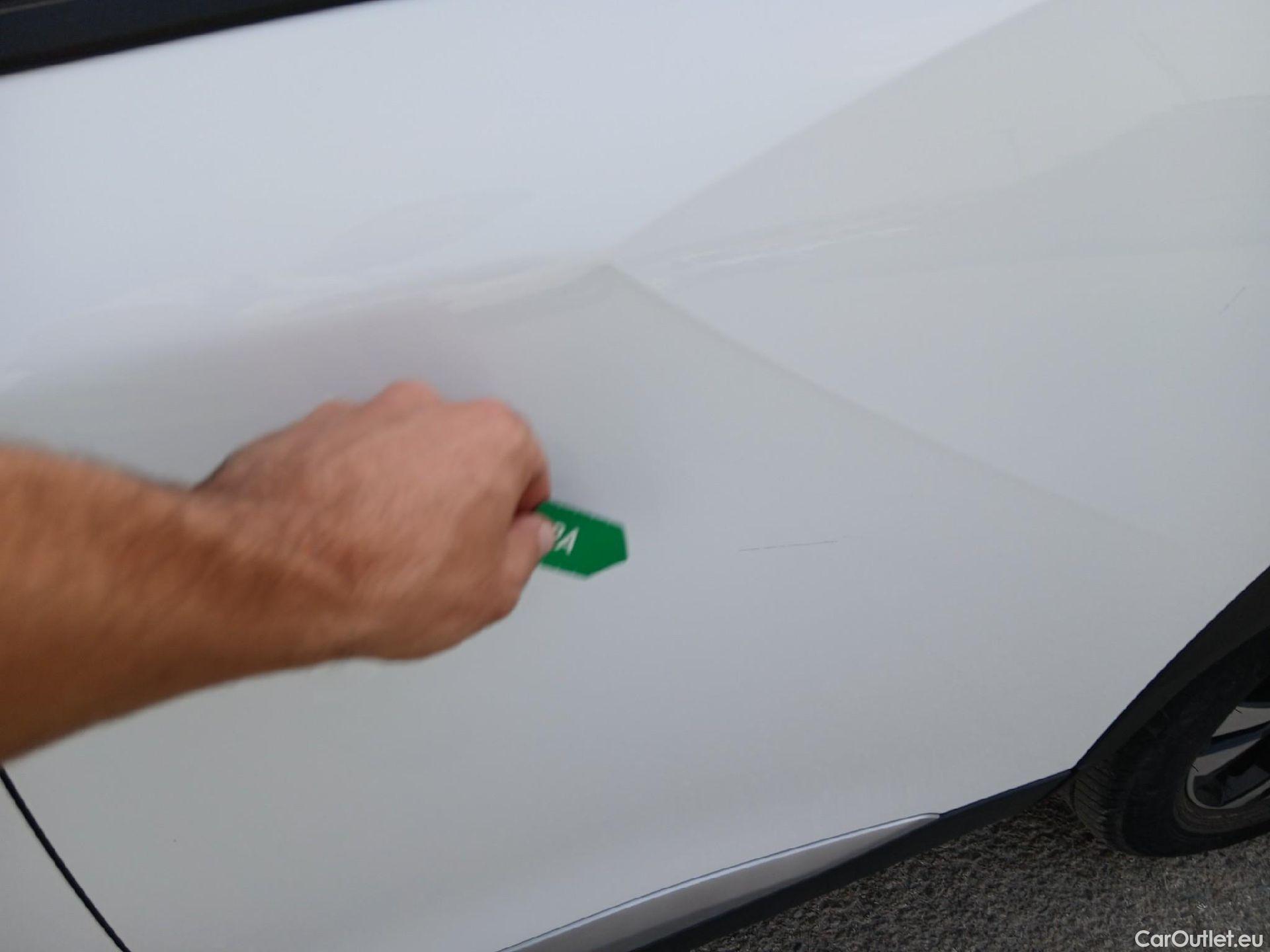 Peugeot  2008 PEUGEOT  / 2019 / 5P / todoterreno Allure Pack Puretech 130 S&S EAT8 (AC) #7