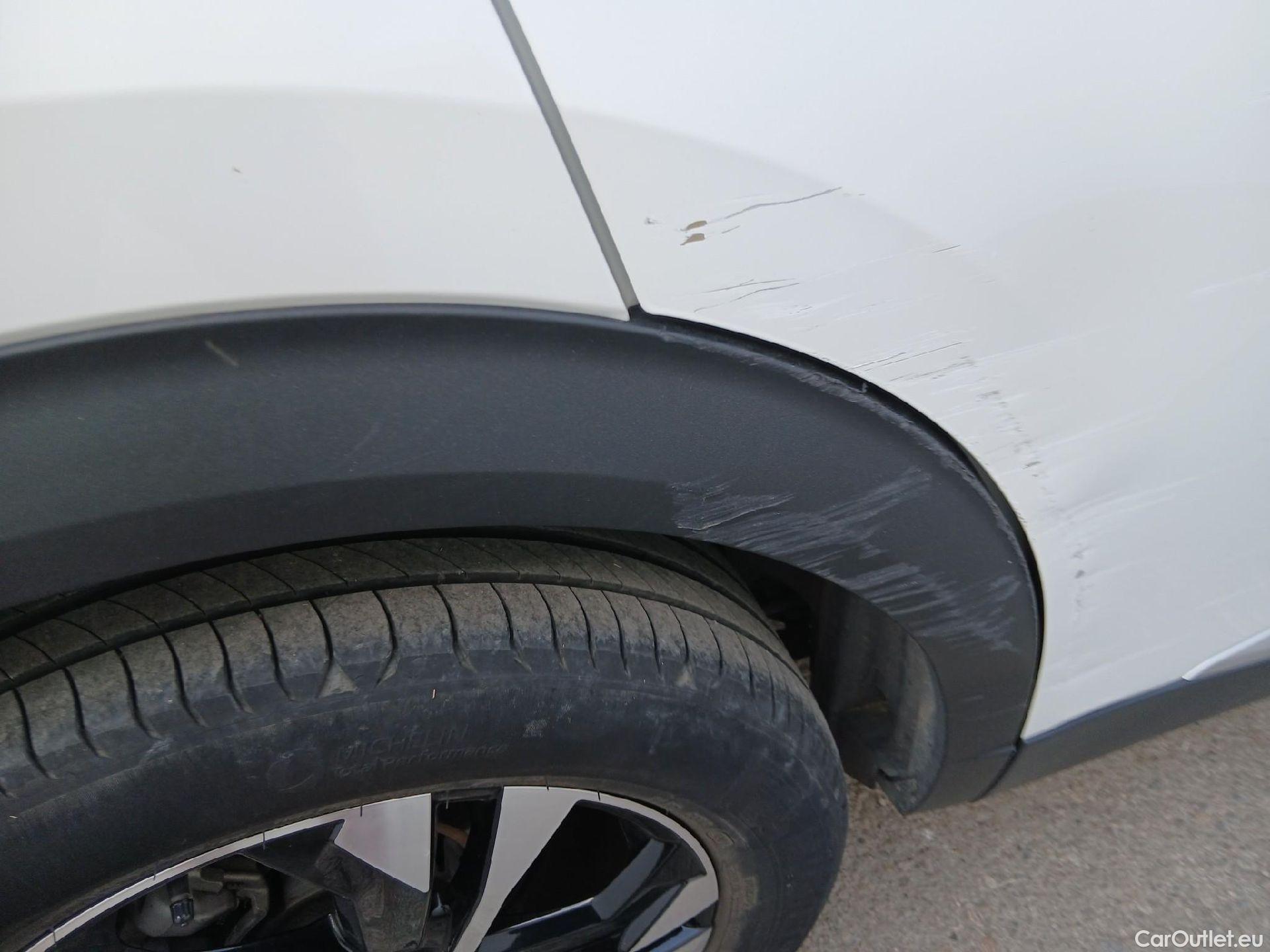  Peugeot  2008 PEUGEOT  / 2019 / 5P / todoterreno Allure Pack Puretech 130 S&S EAT8 (AC) #14
