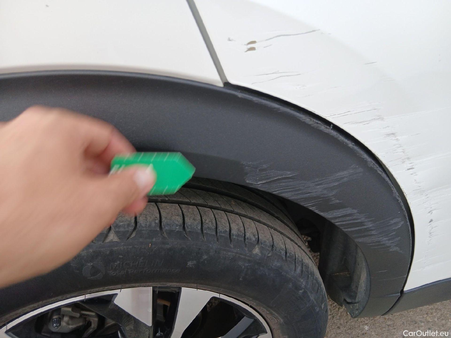  Peugeot  2008 PEUGEOT  / 2019 / 5P / todoterreno Allure Pack Puretech 130 S&S EAT8 (AC) #13
