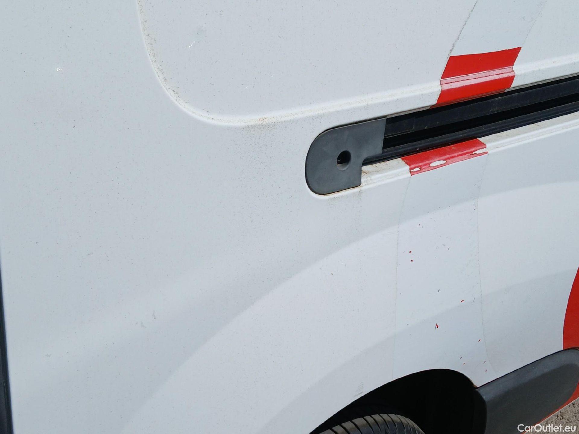  Renault  Kangoo RENAULT  Z.E./2013/3P/furgón derivado de turismo Z.E. Flexi #36