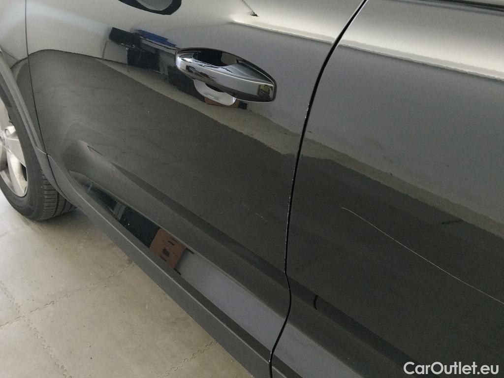  Volvo  XC 40 VOLVO XC40 / 2017 / 5P / todoterreno 1.5 T2 Momentum Core Auto #5