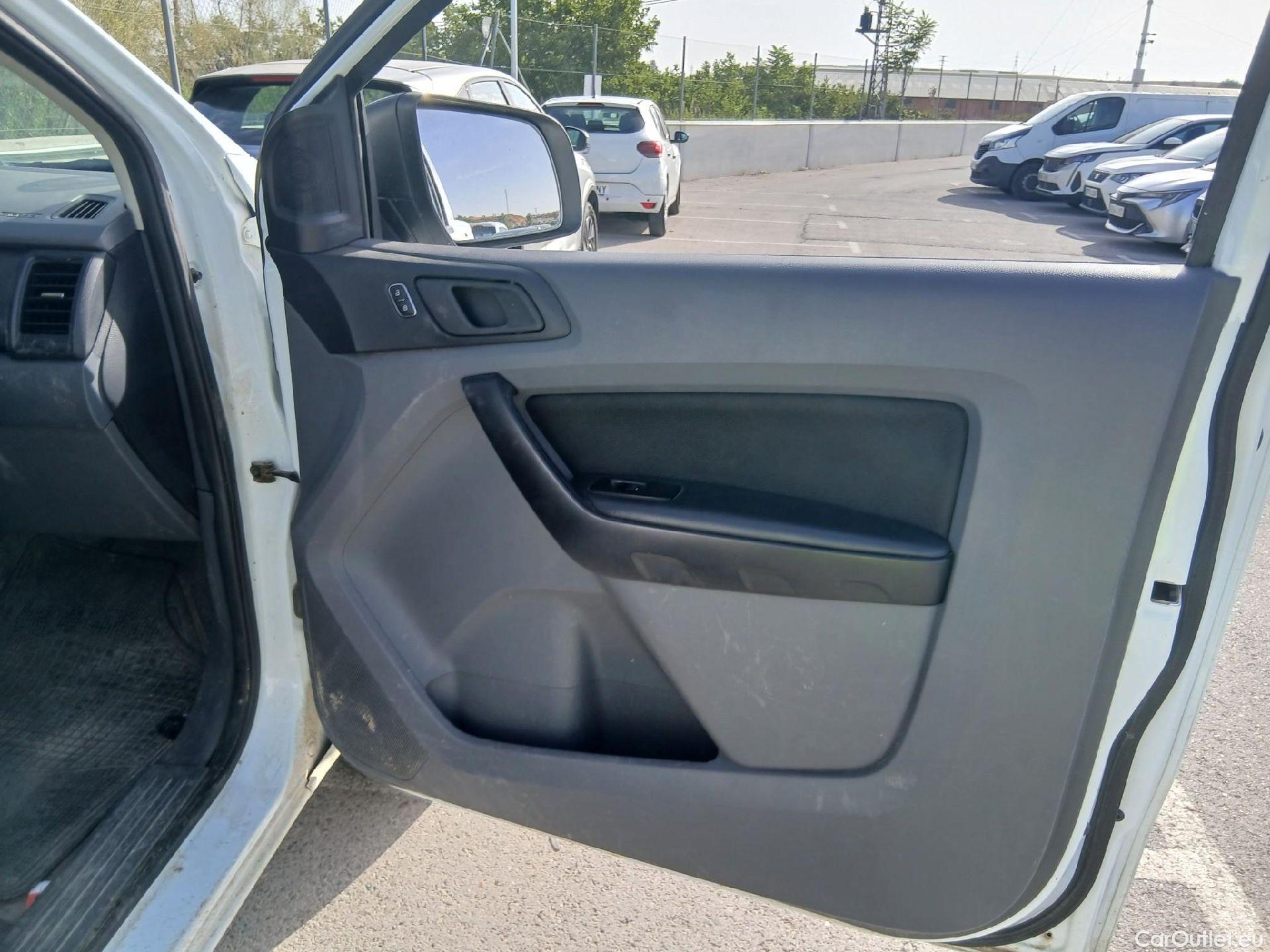  Ford  Ranger FORD  VU 2p 6G pickup 2.2 TDCi 118kW 4x4 Cab. Sencilla XL S/S #43