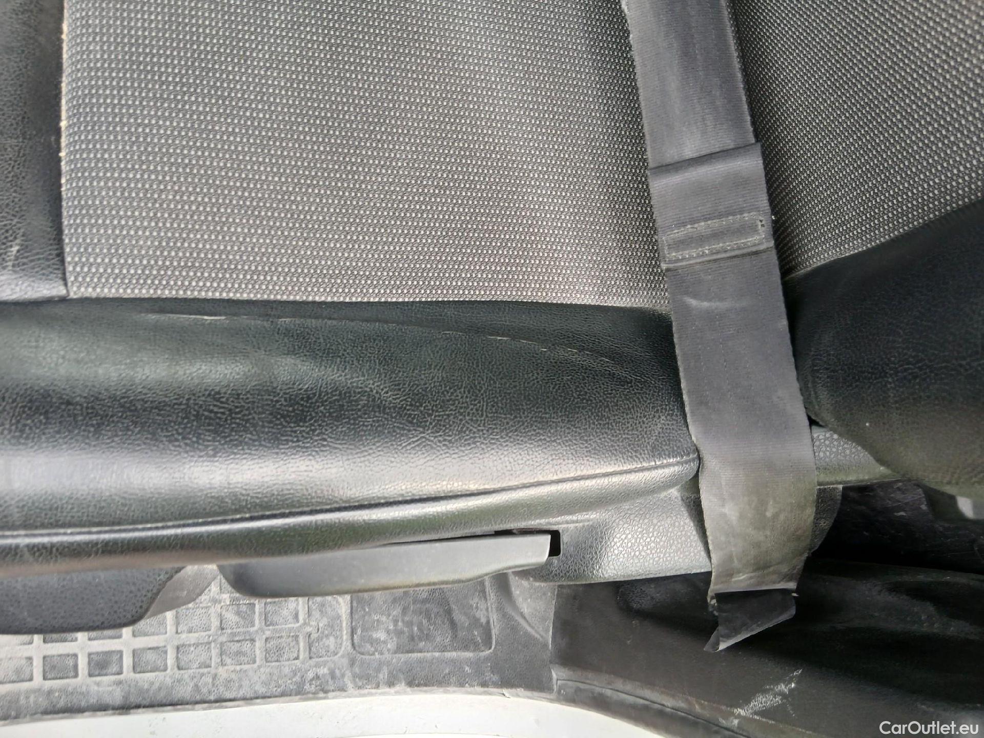  Peugeot  Expert PEUGEOT  / 2016 / 4P / furgón Furgón Premium 2.0 BlueHDi 120 Standard #17