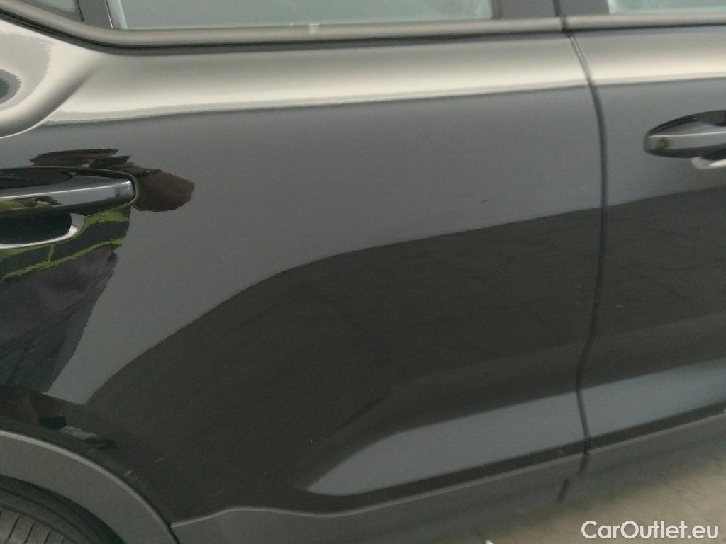  Volvo  XC 40 VOLVO XC40 / 2017 / 5P / todoterreno 1.5 T2 Momentum Core Auto #22