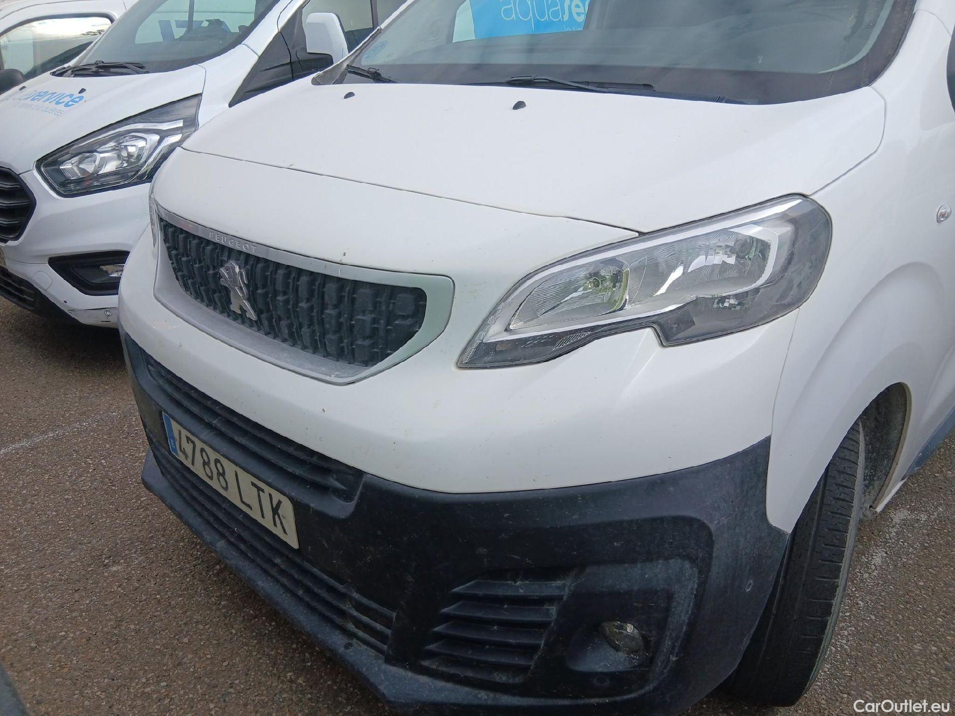  Peugeot  Expert PEUGEOT  / 2016 / 4P / furgón Furgón Premium 2.0 BlueHDi 120 Standard #21