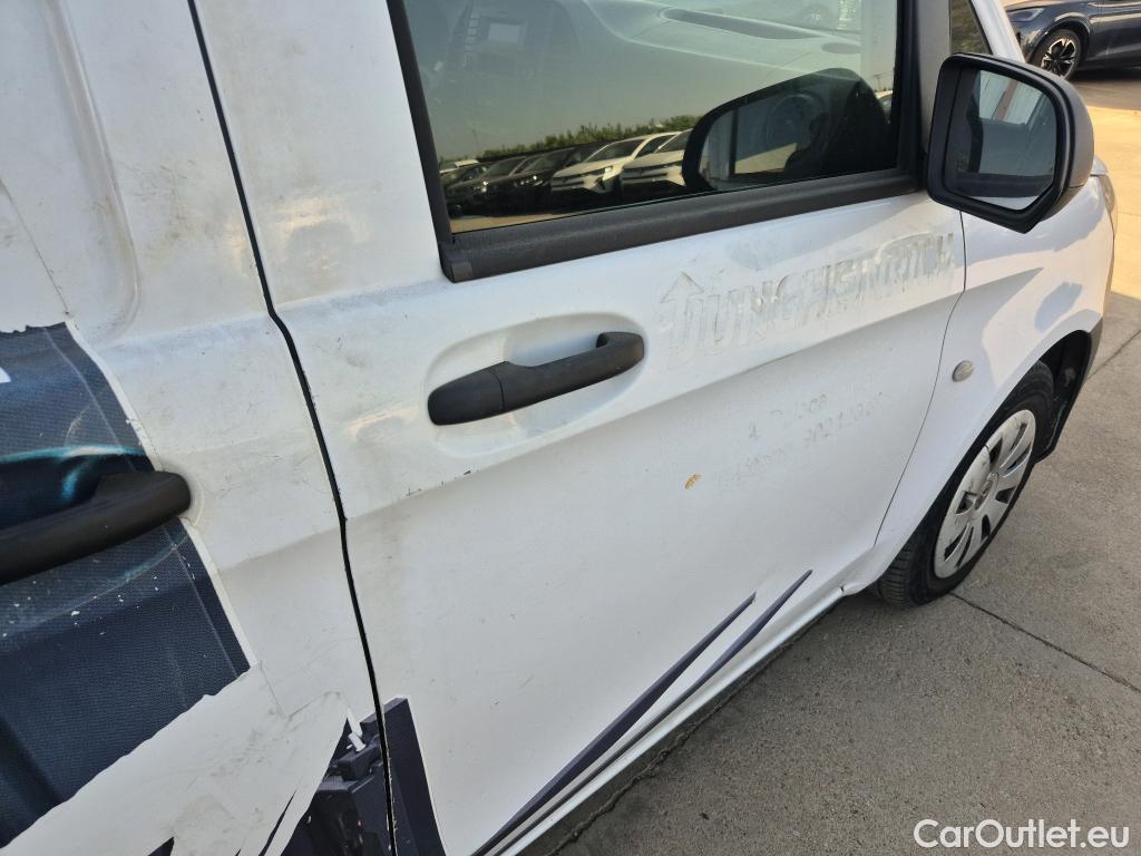  Mercedes  Vito MERCEDES-BENZ  / 2014 / 4P / furgón 111 CDI Larga #11