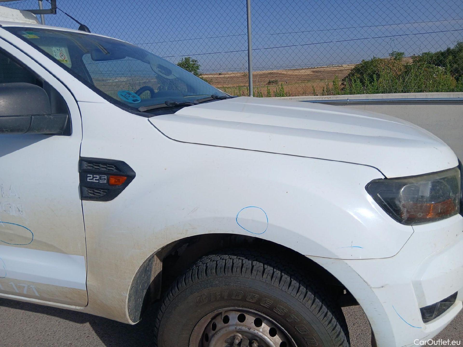 Ford  Ranger FORD  VU 2p 6G pickup 2.2 TDCi 118kW 4x4 Cab. Sencilla XL S/S #39
