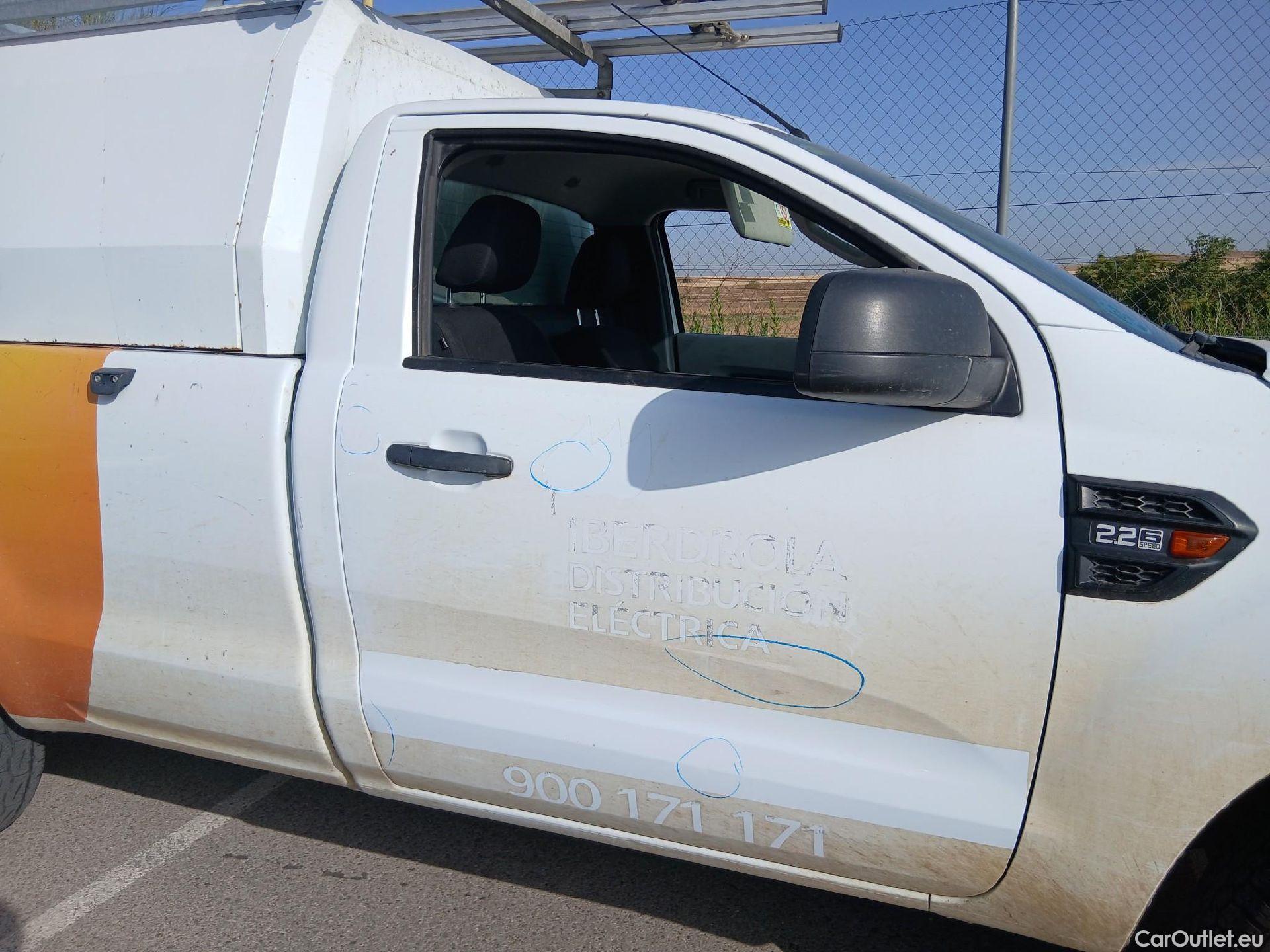  Ford  Ranger FORD  VU 2p 6G pickup 2.2 TDCi 118kW 4x4 Cab. Sencilla XL S/S #35