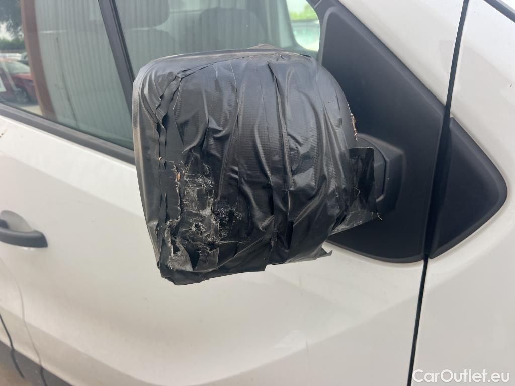  Renault  Trafic RENAULT  / 2019 / 4P / furgón Furgón 27 L1H1 Energy BluedCi 107 kW #1