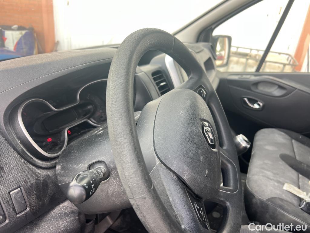 Renault  Trafic RENAULT  / 2019 / 4P / furgón Furgón 27 L1H1 Energy BluedCi 107 kW #42
