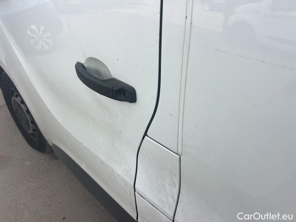  Renault  Trafic RENAULT  / 2019 / 4P / furgón Furgón 27 L1H1 Energy BluedCi 107 kW #31