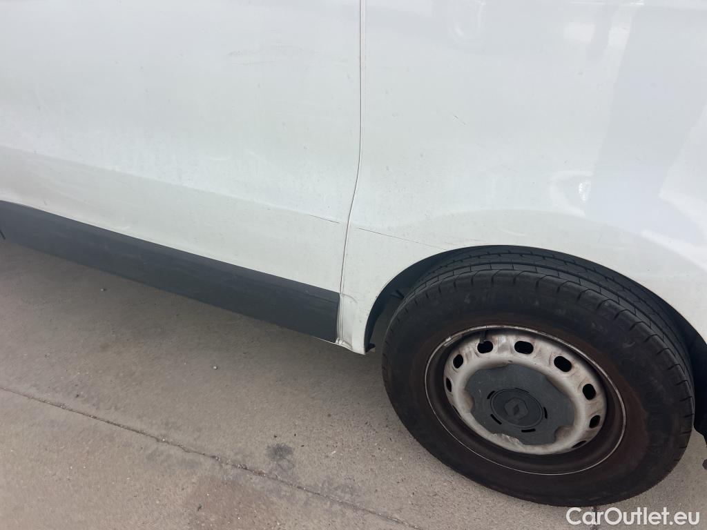 Renault  Trafic RENAULT  / 2019 / 4P / furgón Furgón 27 L1H1 Energy BluedCi 107 kW #27