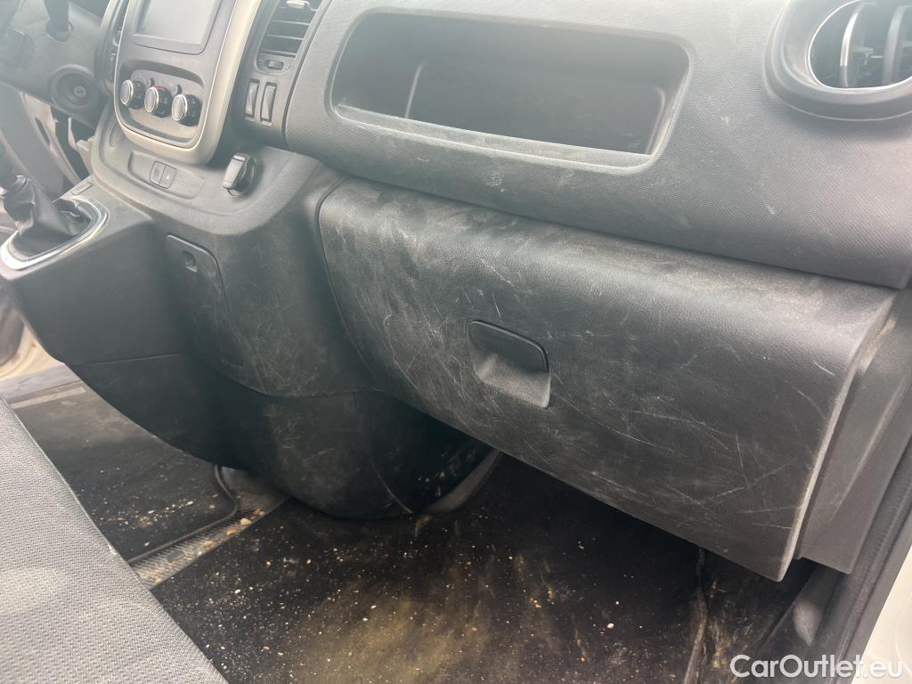  Renault  Trafic RENAULT  / 2019 / 4P / furgón Furgón 27 L1H1 Energy BluedCi 107 kW #33