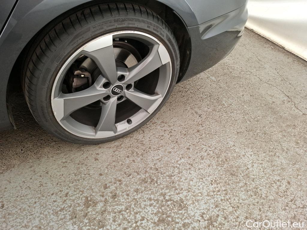  Audi  A4  Avant 30 TDI S Line 2.0 TDI 135CV BVA7 E6d #1
