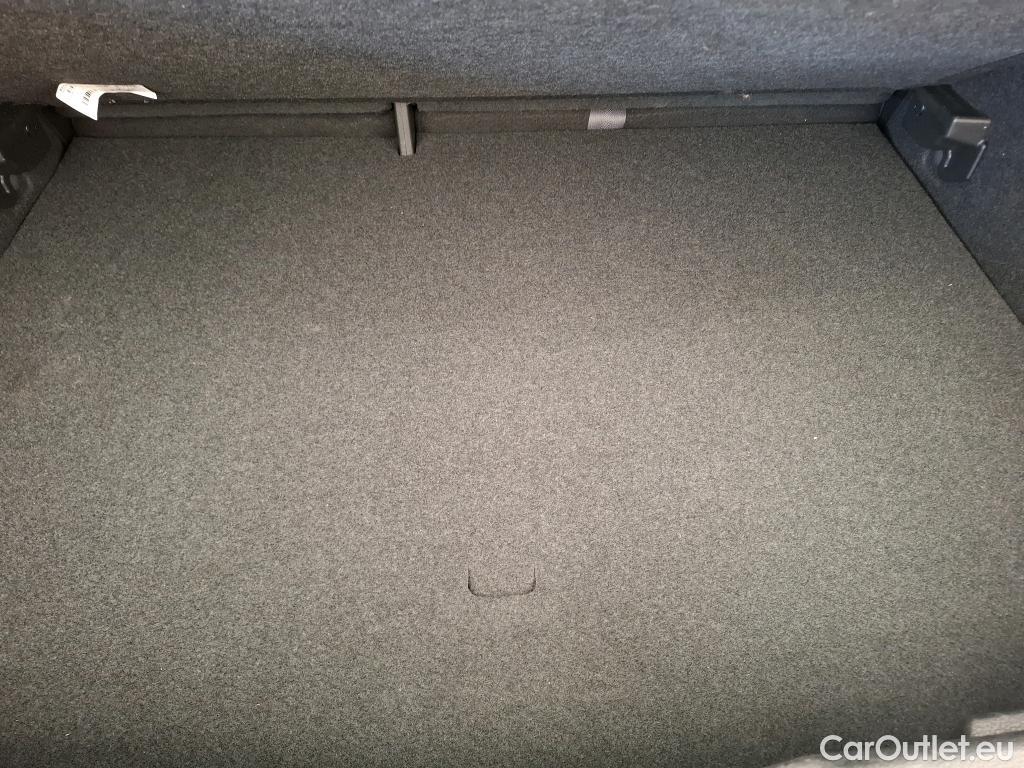  Nissan  Juke NISSAN  / 2019 / 5P / Crossover Hybrid 145 Business+ #26