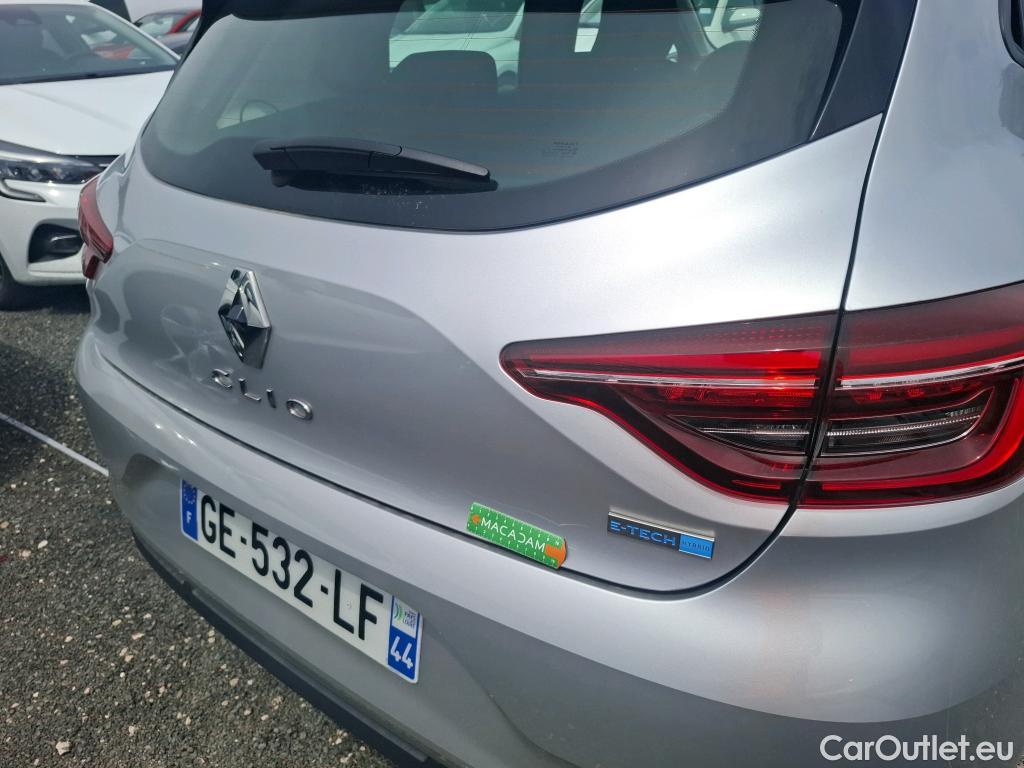  Renault  Clio  V Business 1.6 E-TECH Hybrid 140CV BVA6 E6d #14