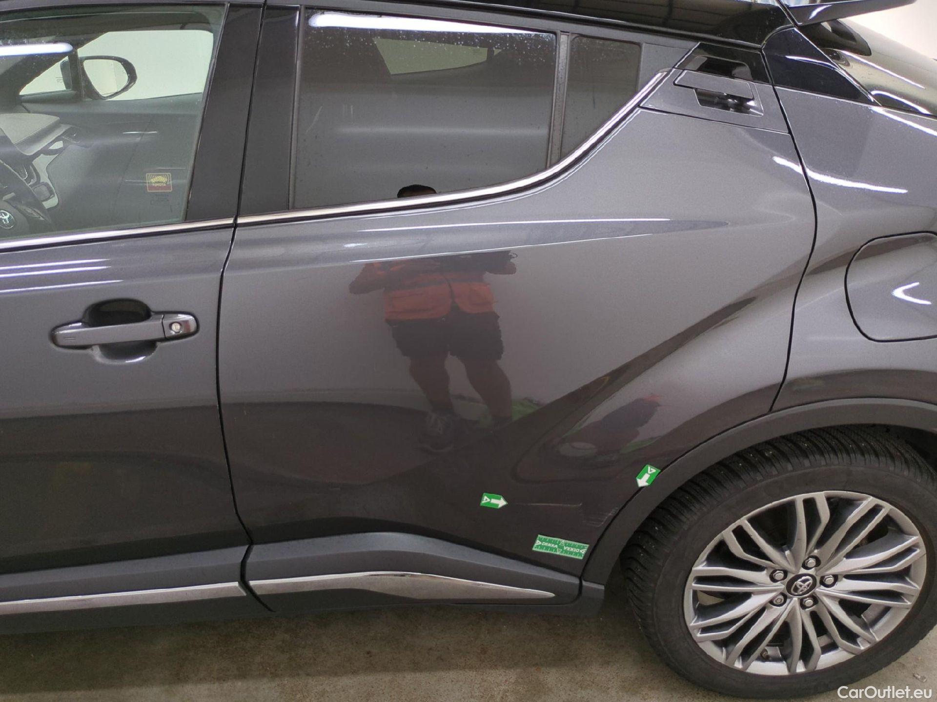  Toyota  C-HR TOYOTA  / 2016 / 5P / SUV 1.8 HYBRIDE 122 DISTINCTIVE #44