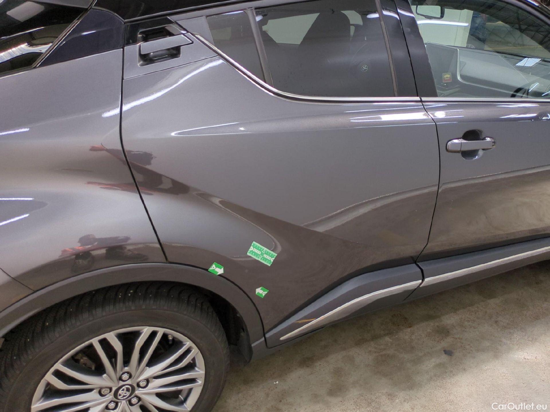  Toyota  C-HR TOYOTA  / 2016 / 5P / SUV 1.8 HYBRIDE 122 DISTINCTIVE #50