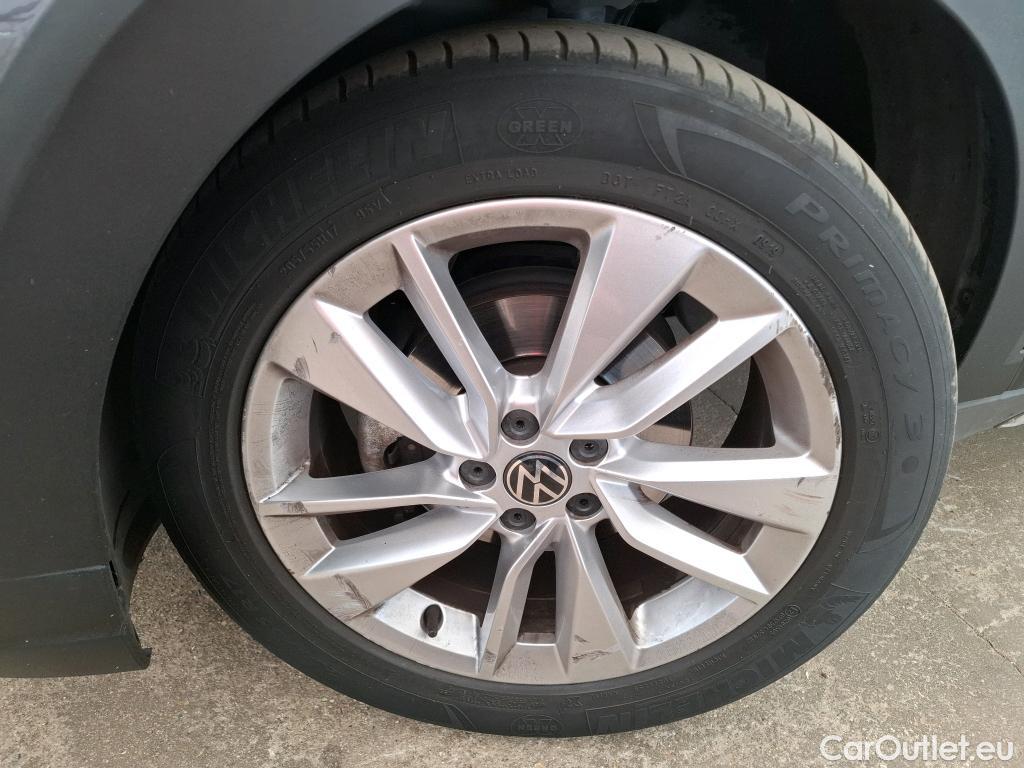  Volkswagen  Taigo VOLKSWAGEN  / 2021 / 5P / SUV 1.0 TSI 110 DSG Life #4