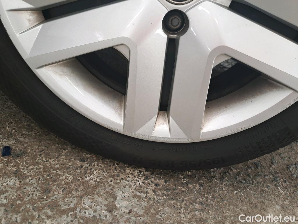  Renault  Clio  V Business 1.6 E-TECH Hybrid 140CV BVA6 E6d #47