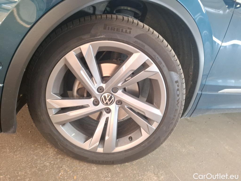  Volkswagen  Tiguan VOLKSWAGEN  / 2020 / 5P / SUV 1.5 TSI 150 DSG7 R-Line. #21