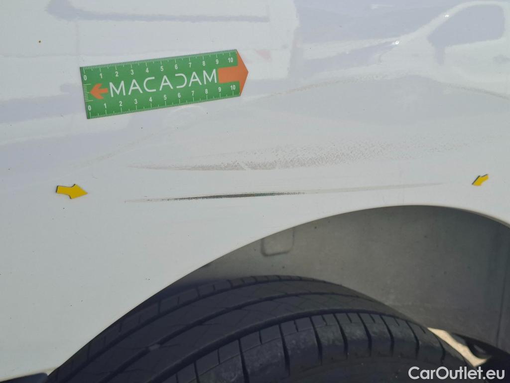  Renault  Master  III Fourgon L3H2 3 5 Grand Confort dCi 135CV BVM6 E6dT #26