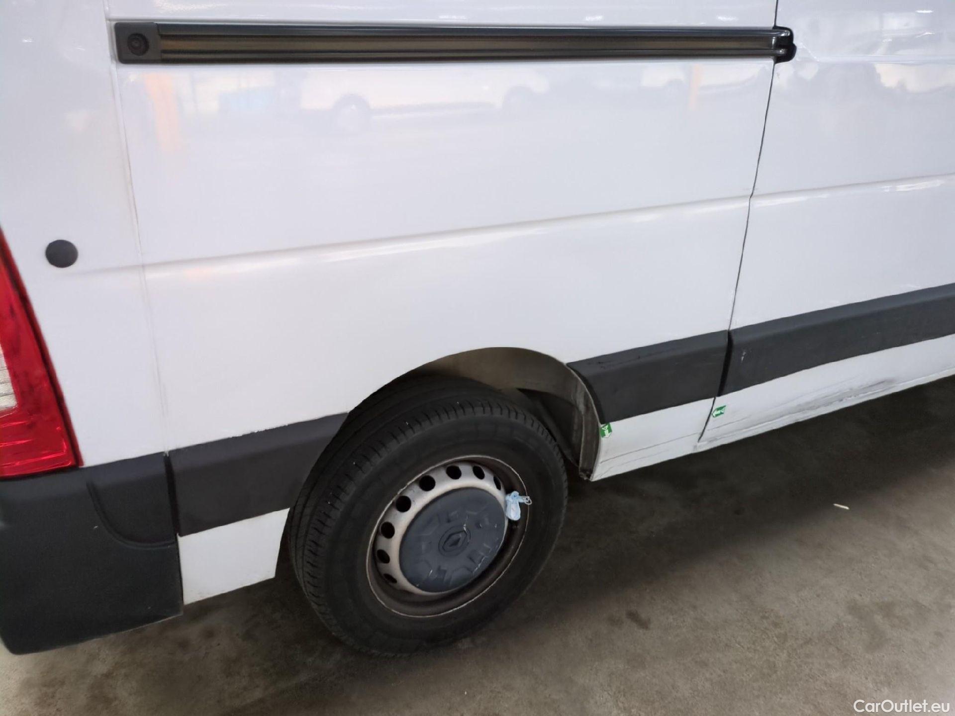  Renault  Master  III Fourgon L2H2 3 3 Grand Confort dCi 135CV BVM6 E6d #40