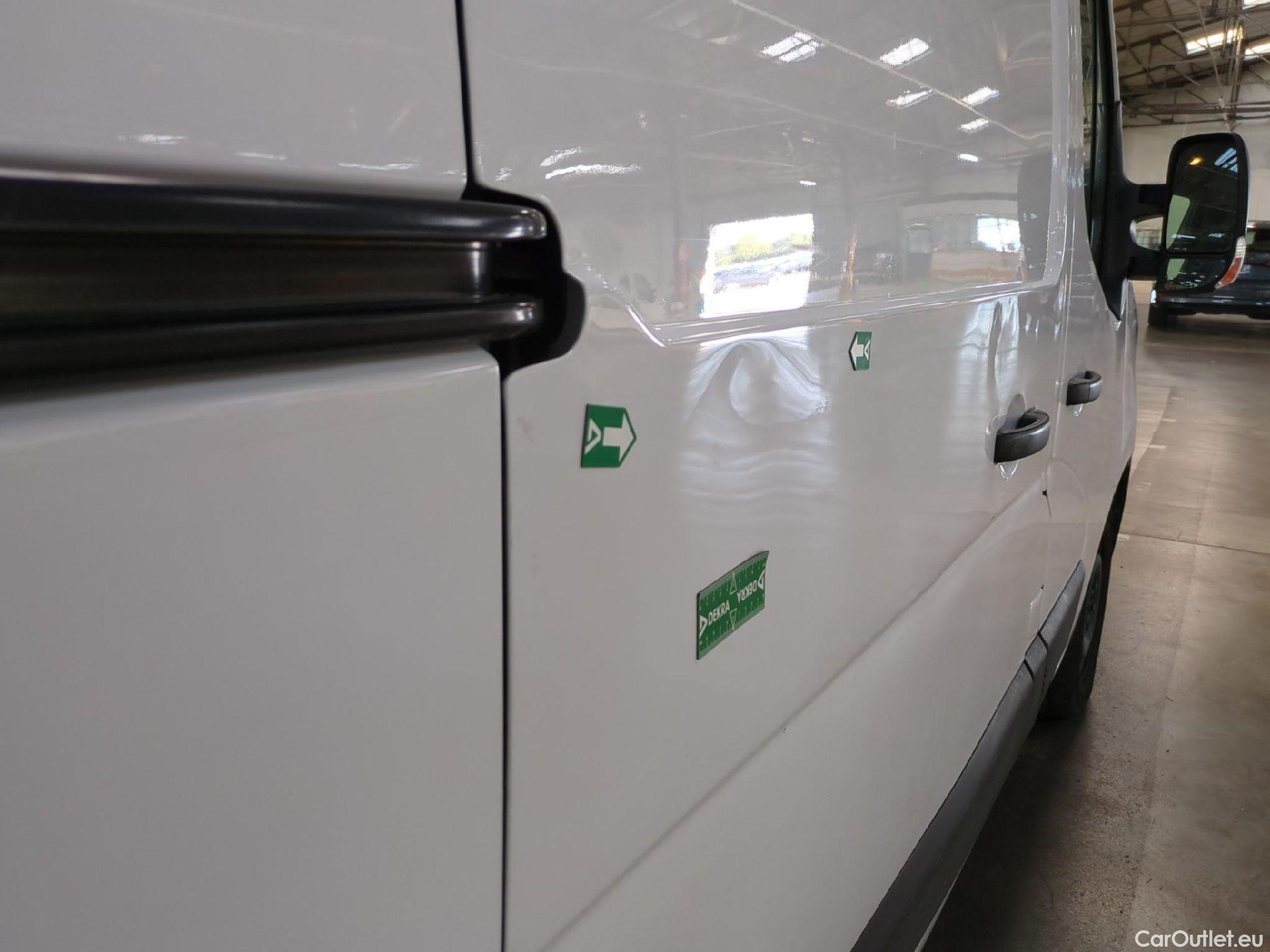  Renault  Master  III Fourgon L2H2 3 3 Grand Confort dCi 135CV BVM6 E6d #35