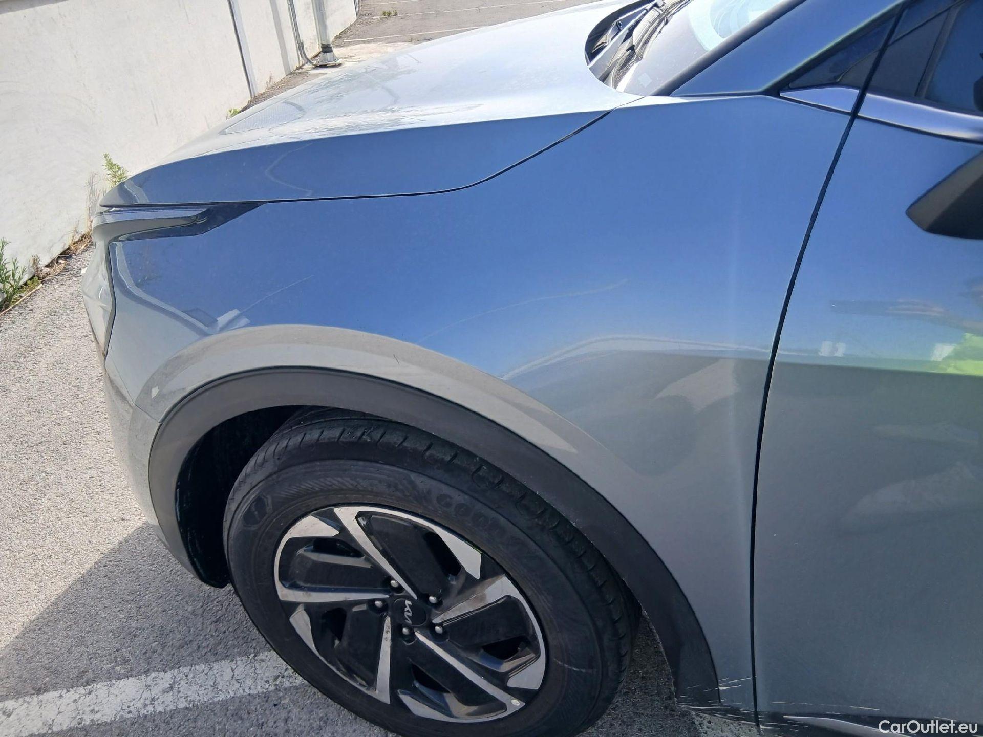 KIA  Sportage KIA  / 2022 / 5P / todoterreno 1.6 CRDi 85kW (115CV) Drive 4X2 #9