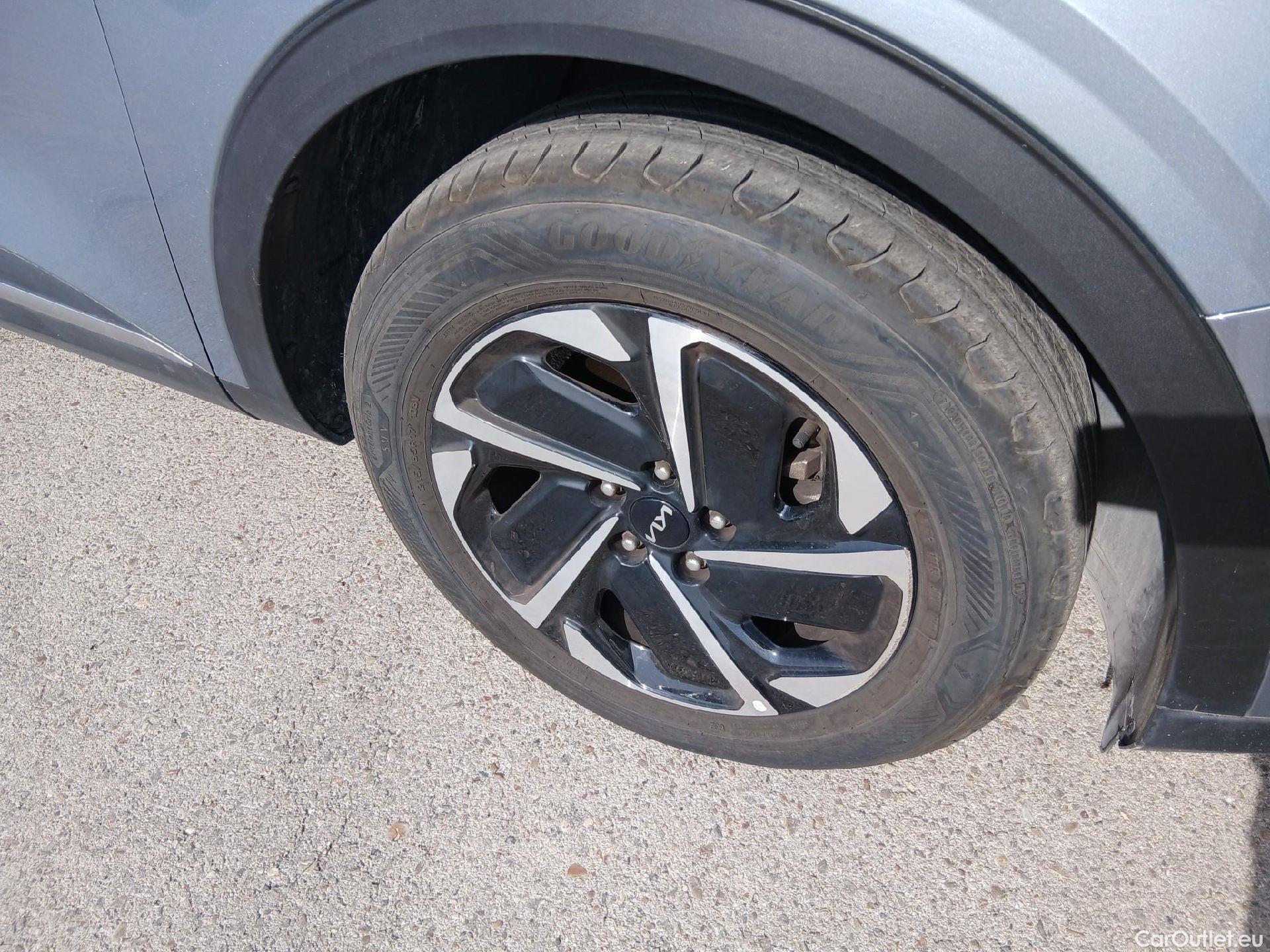  KIA  Sportage KIA  / 2022 / 5P / todoterreno 1.6 CRDi 85kW (115CV) Drive 4X2 #29