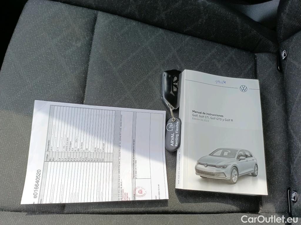  Volkswagen  Golf  VIII Berlina Life eTSI 1.0 TSI 110CV AT7 E6d #10