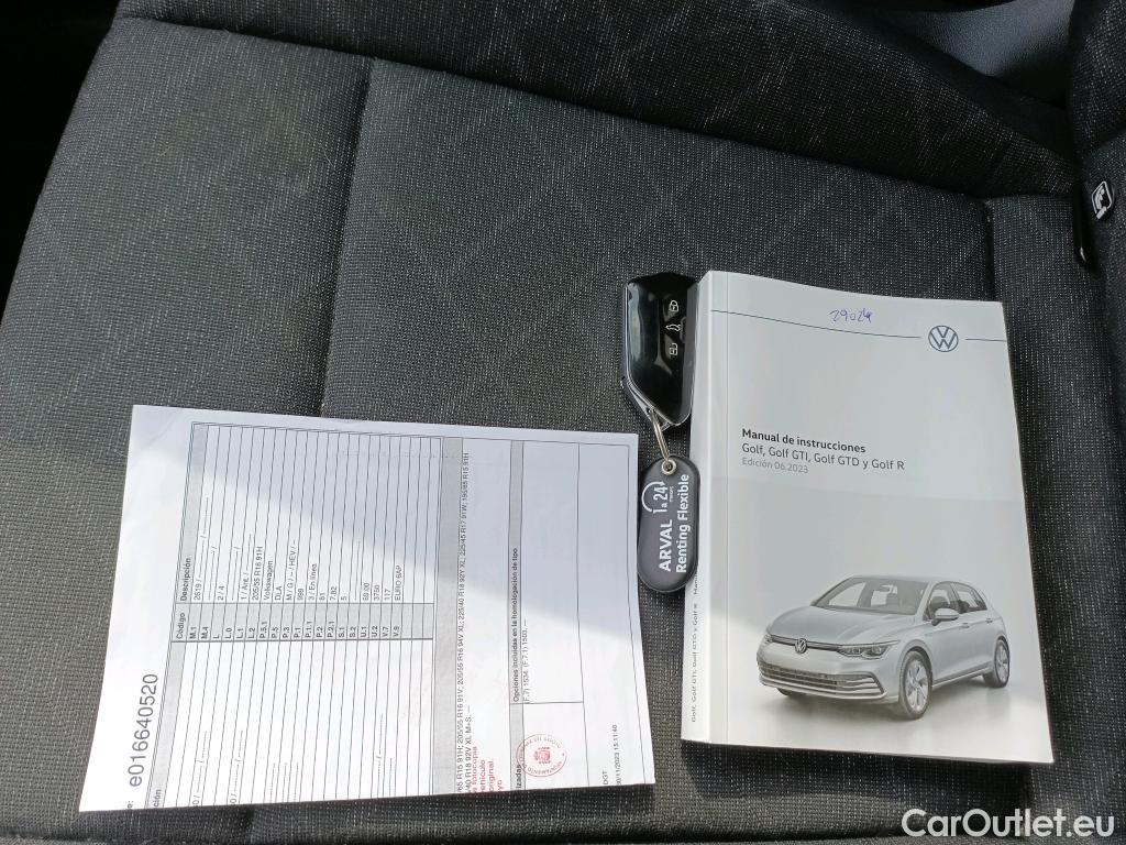  Volkswagen  Golf  VIII Berlina Life eTSI 1.0 TSI 110CV AT7 E6d #1