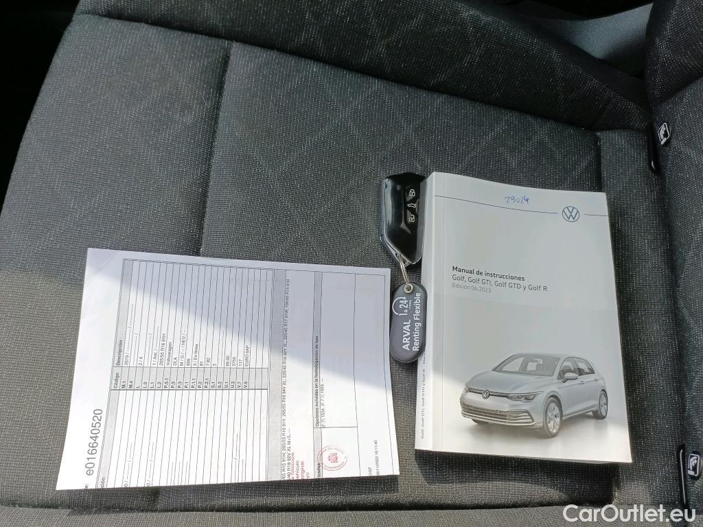  Volkswagen  Golf  VIII Berlina Life eTSI 1.0 TSI 110CV AT7 E6d #9