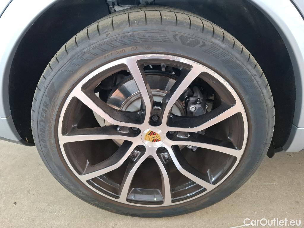  Porsche  Cayenne PORSCHE  Coupé / 2019 / 5P / SUV 3.0 V6 E-HYBRID AUTO #22