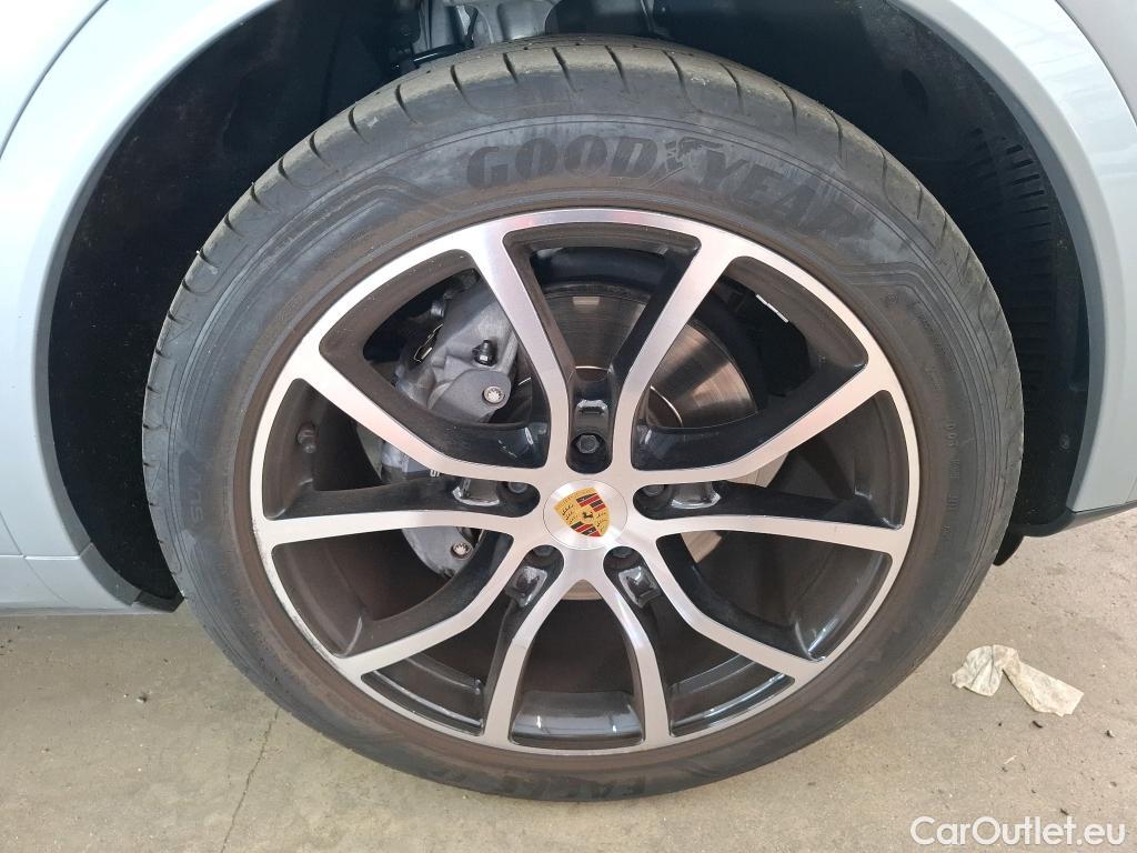  Porsche  Cayenne PORSCHE  Coupé / 2019 / 5P / SUV 3.0 V6 E-HYBRID AUTO #28