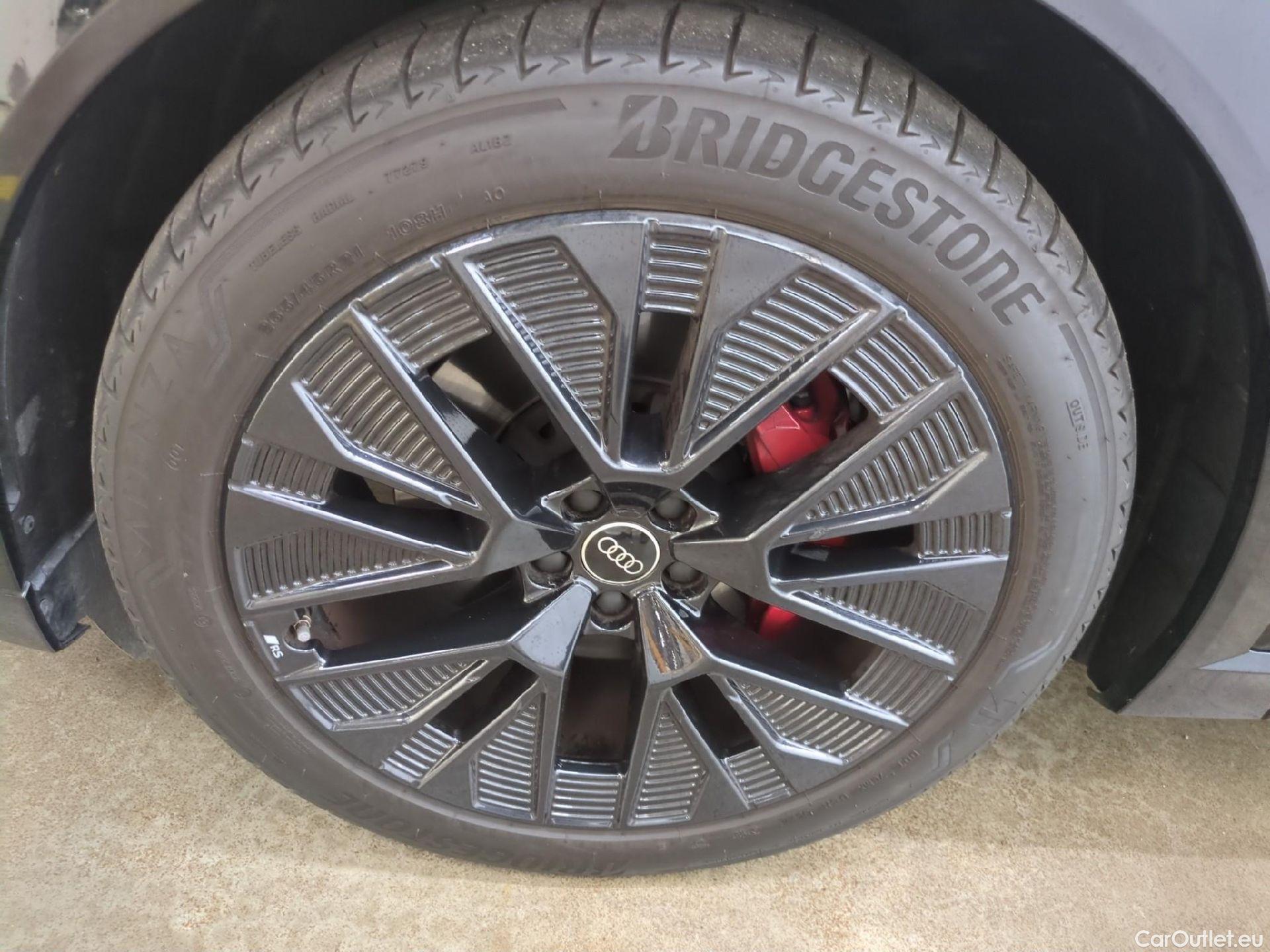  Audi  Q8  Sportback e-tron 55 quattro S line BVA #5