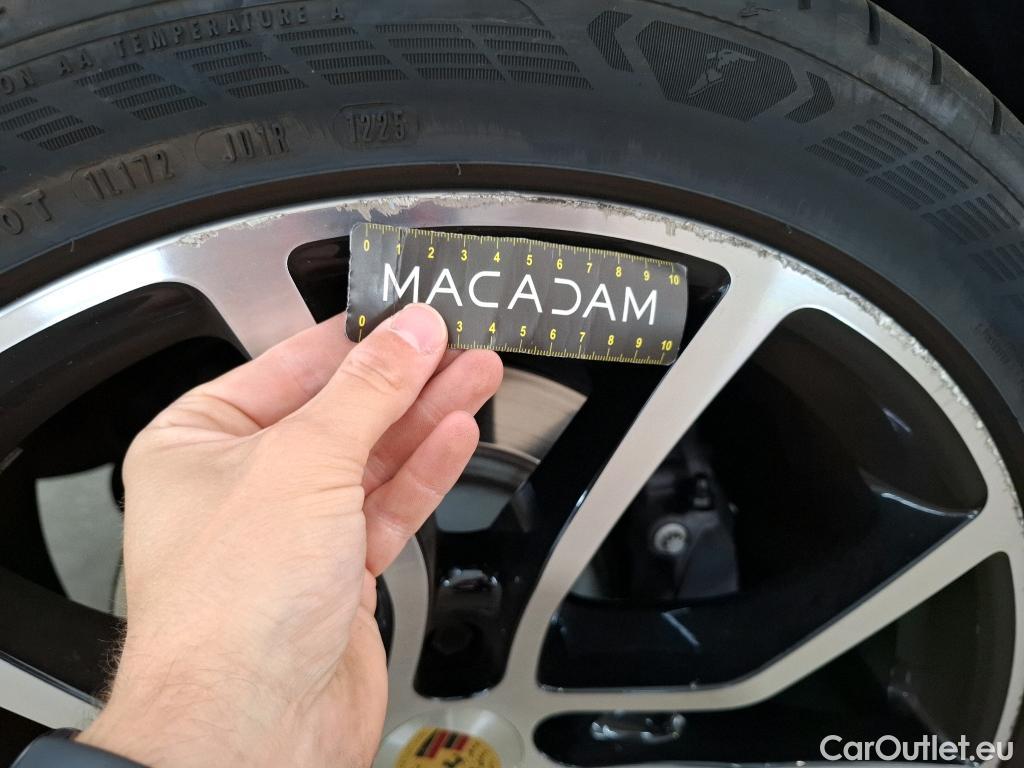  Porsche  Cayenne PORSCHE  Coupé / 2019 / 5P / SUV 3.0 V6 E-HYBRID AUTO #23