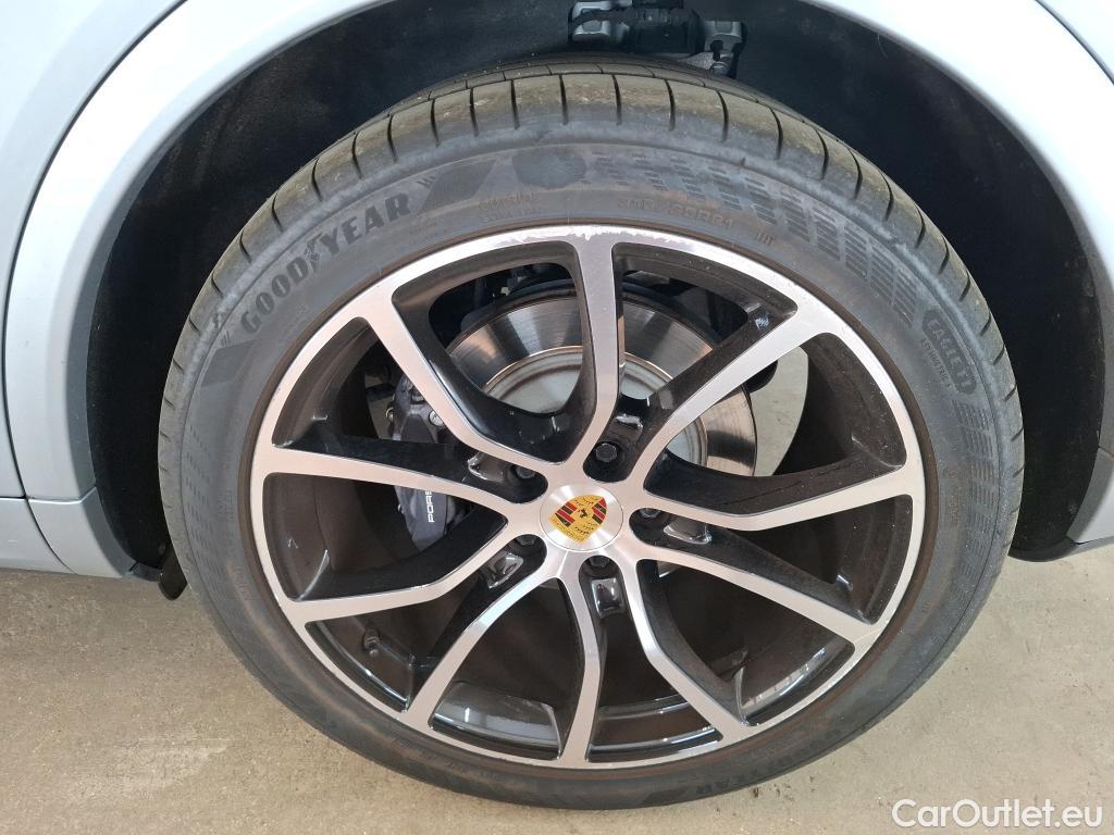  Porsche  Cayenne PORSCHE  Coupé / 2019 / 5P / SUV 3.0 V6 E-HYBRID AUTO #16