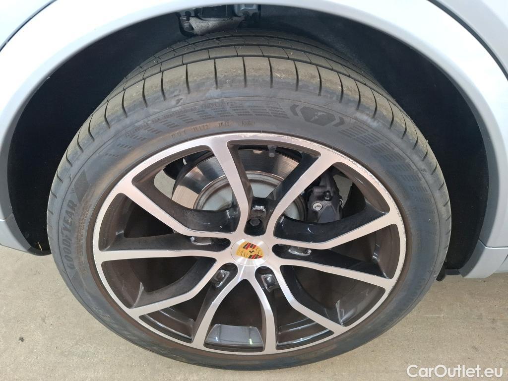  Porsche  Cayenne PORSCHE  Coupé / 2019 / 5P / SUV 3.0 V6 E-HYBRID AUTO #21