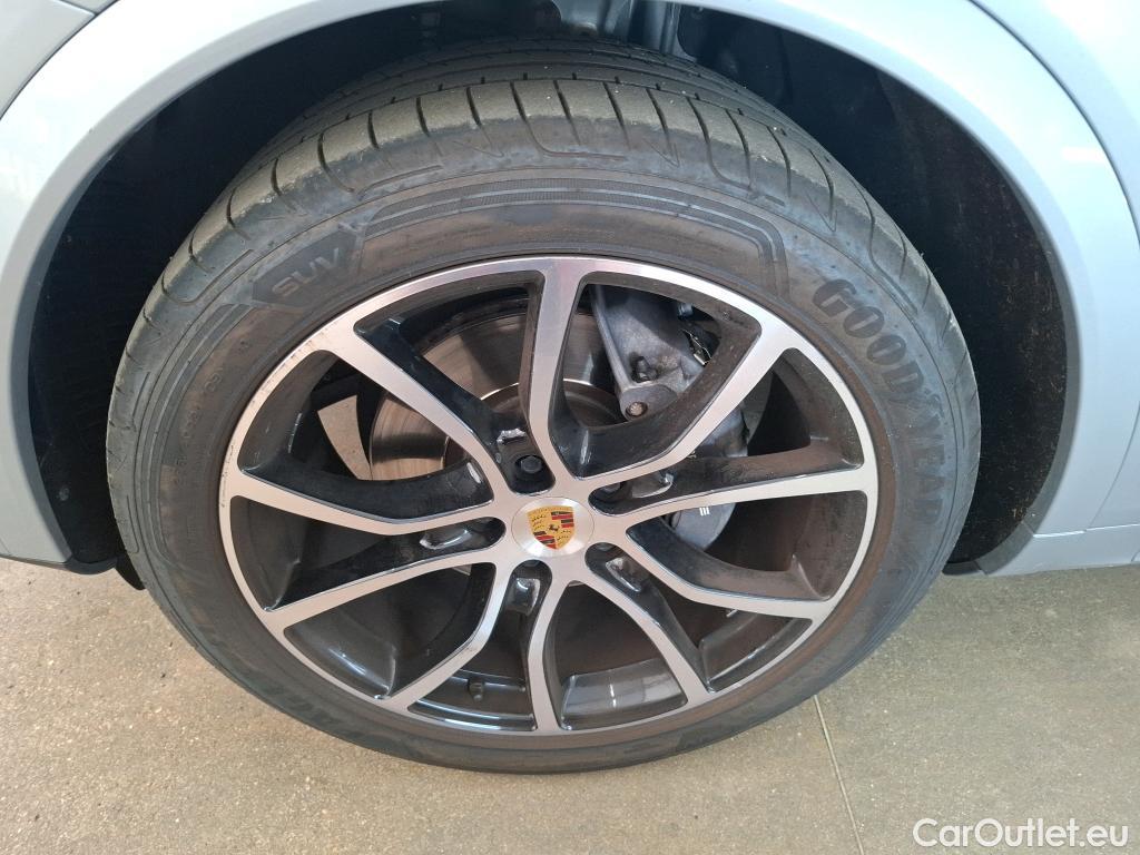  Porsche  Cayenne PORSCHE  Coupé / 2019 / 5P / SUV 3.0 V6 E-HYBRID AUTO #10