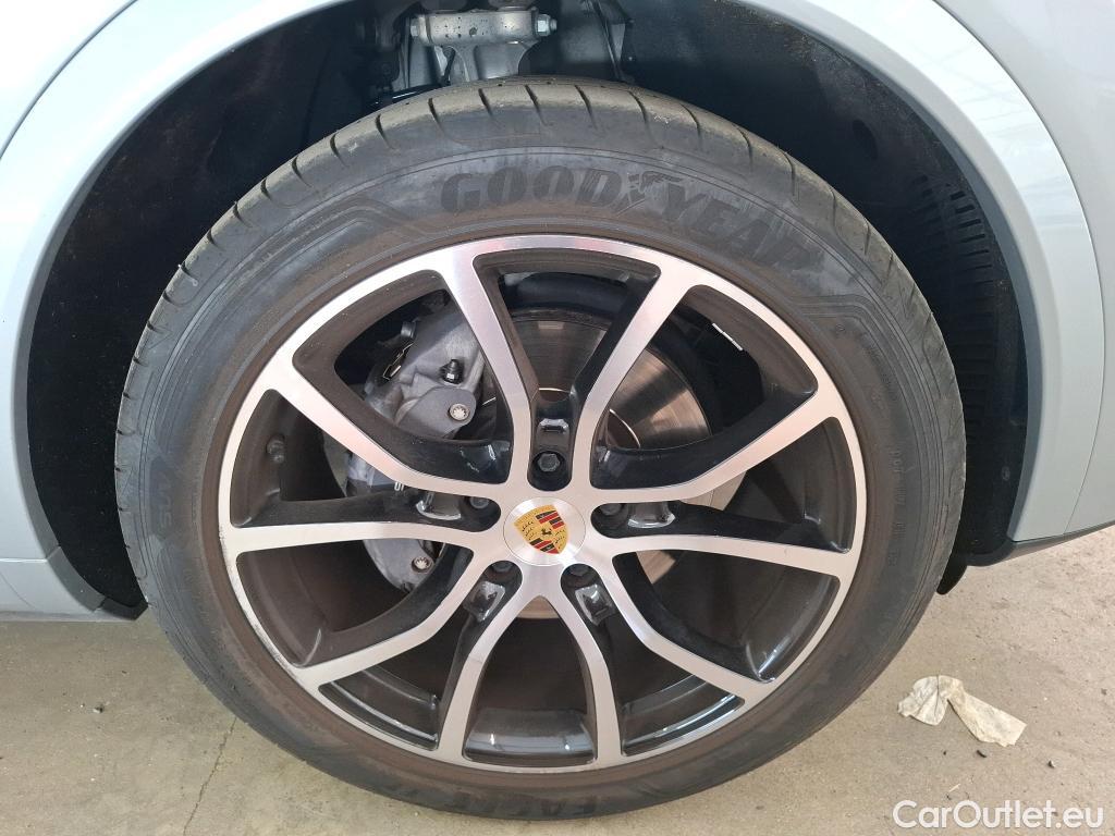  Porsche  Cayenne PORSCHE  Coupé / 2019 / 5P / SUV 3.0 V6 E-HYBRID AUTO #2