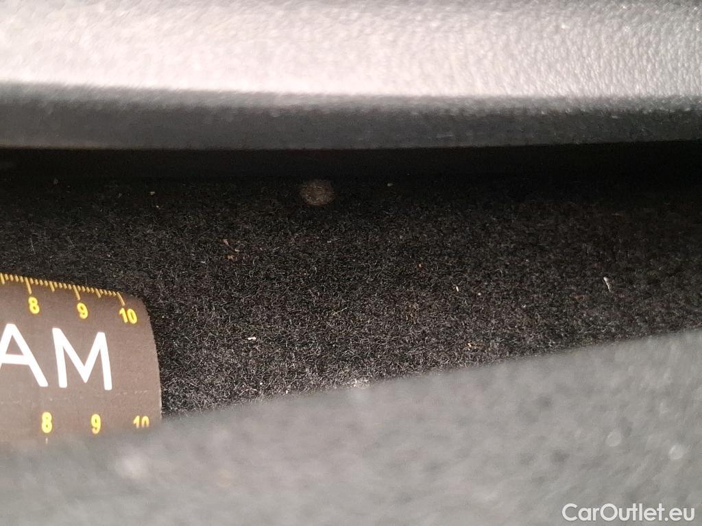 Mercedes  A-Klasse MERCEDES-BENZ Classe A 5p Berline A 200 d AMG Line 8G-DCT #39